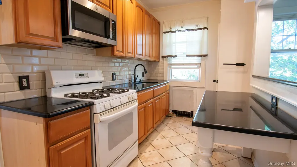 840 Seaman Avenue E Baldwin NY 11510