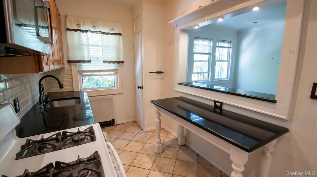840 Seaman Avenue E Baldwin NY 11510