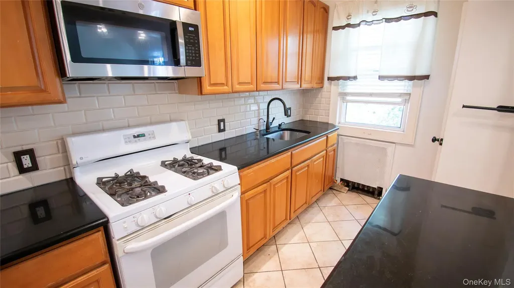 840 Seaman Avenue E Baldwin NY 11510