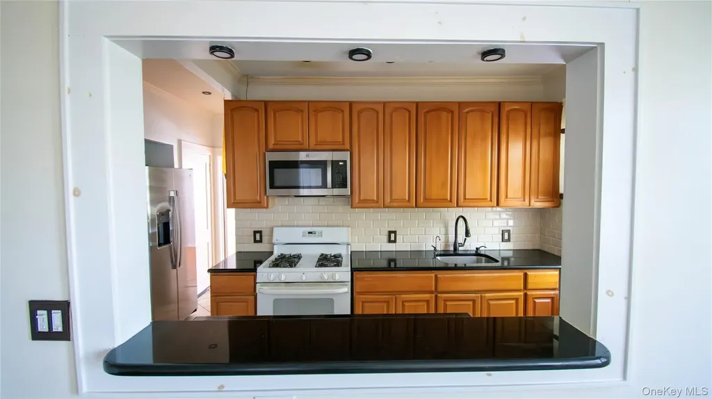 840 Seaman Avenue E Baldwin NY 11510