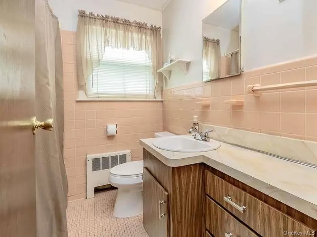 34 Maple Street Greenvale NY 11548