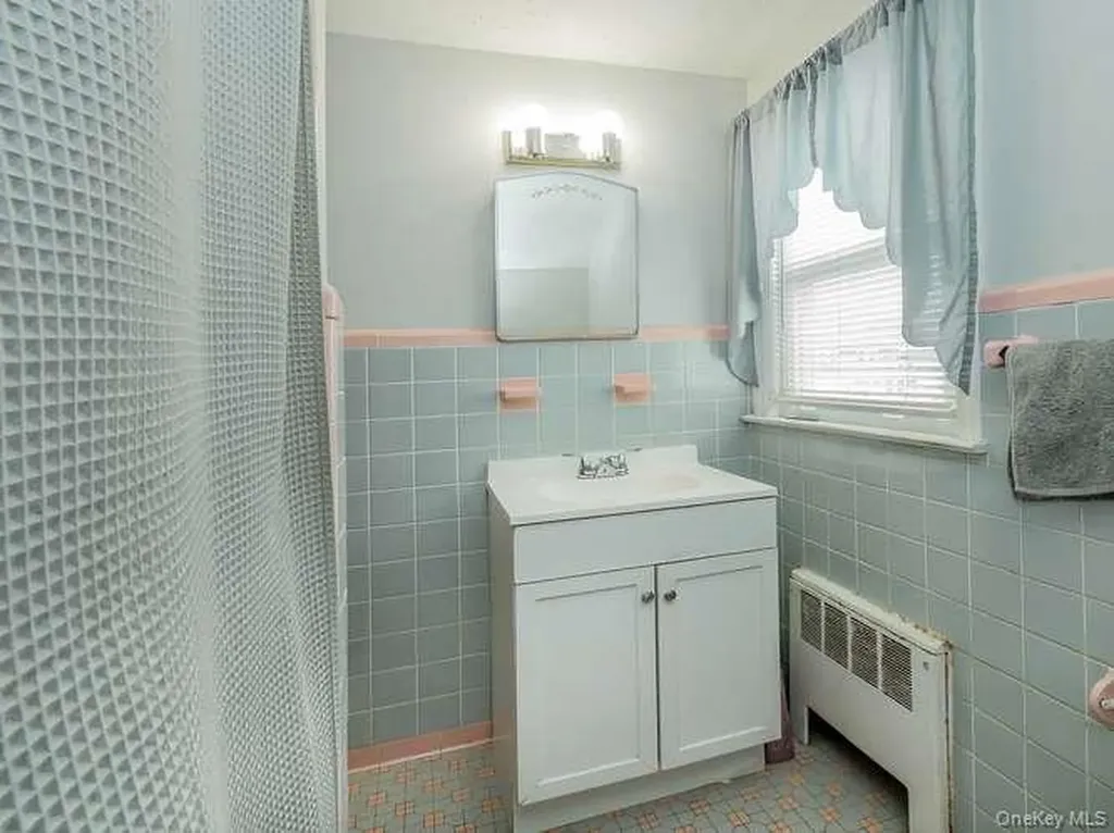 34 Maple Street Greenvale NY 11548