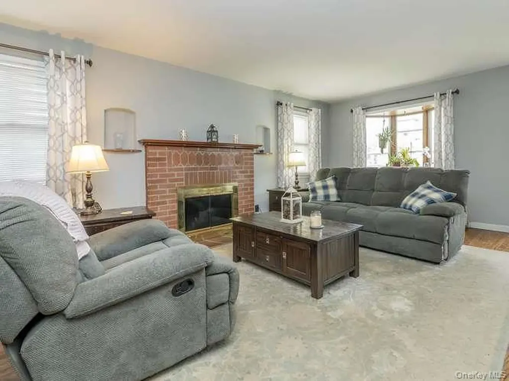 34 Maple Street Greenvale NY 11548