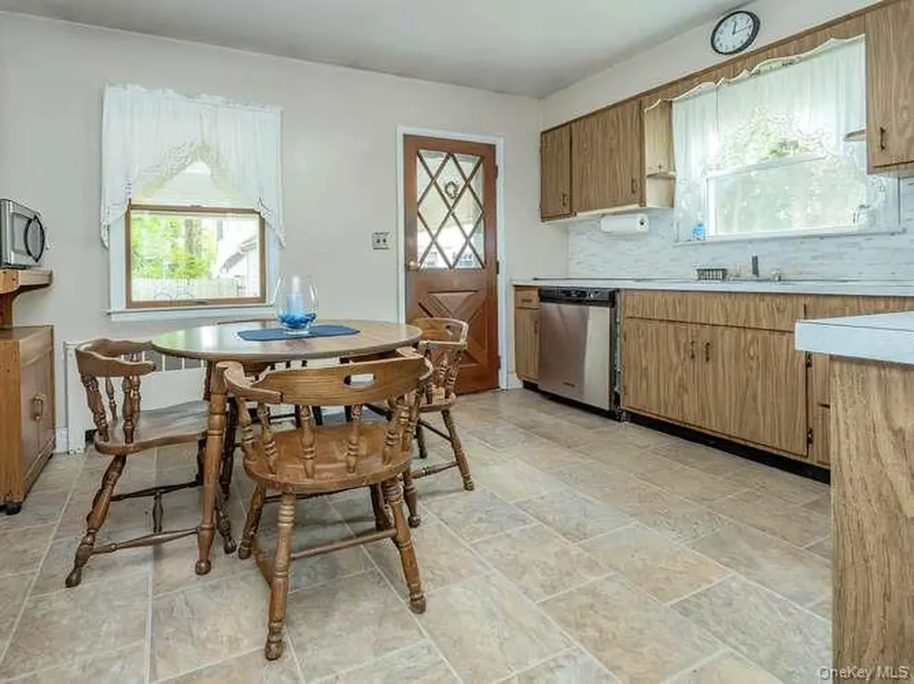 34 Maple Street Greenvale NY 11548