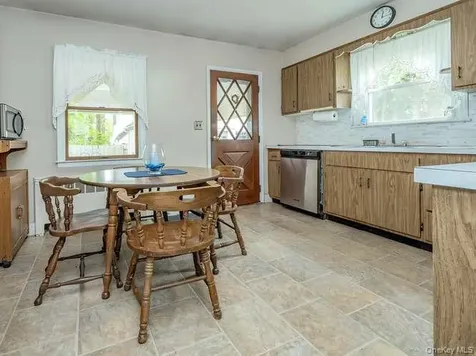 34 Maple Street Greenvale NY 11548