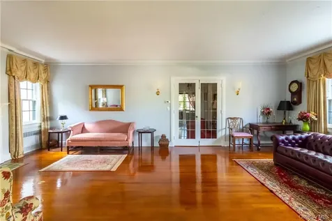 130 E Cedar Street Fleetwood NY 10552