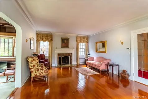 130 E Cedar Street Fleetwood NY 10552