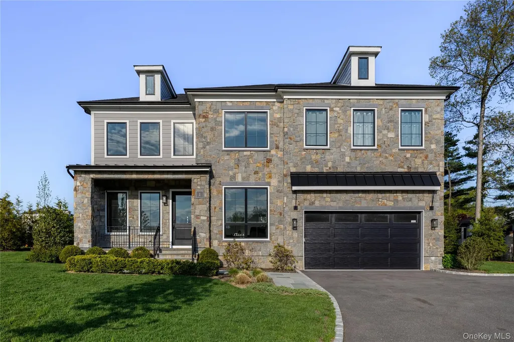 1 Sequoia Circle Manhasset NY 11030