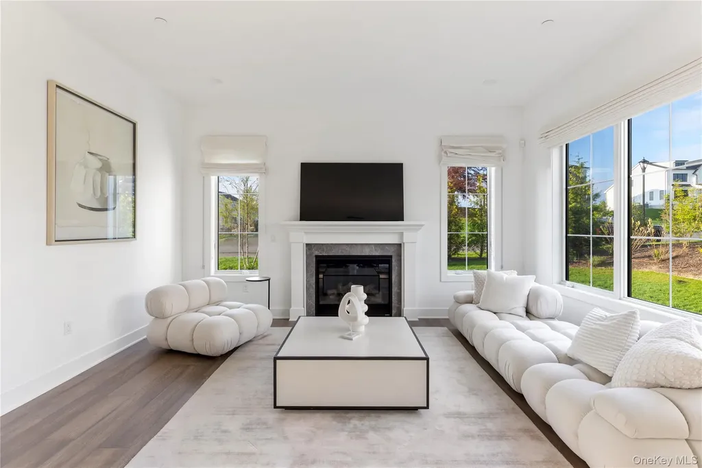 1 Sequoia Circle Manhasset NY 11030