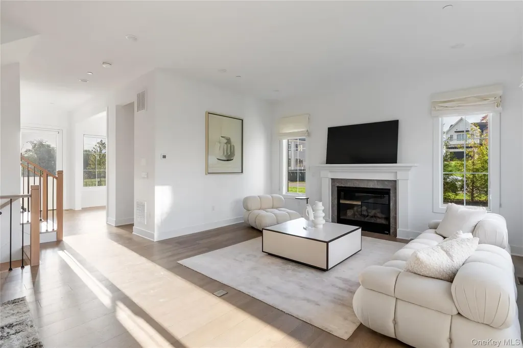 1 Sequoia Circle Manhasset NY 11030