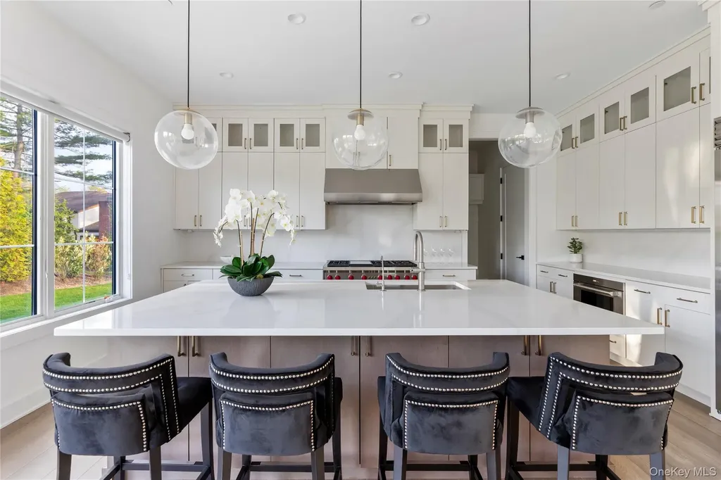 1 Sequoia Circle Manhasset NY 11030