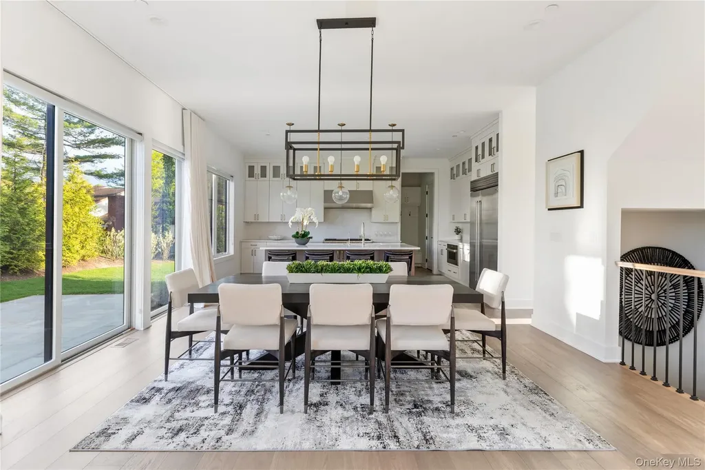 1 Sequoia Circle Manhasset NY 11030