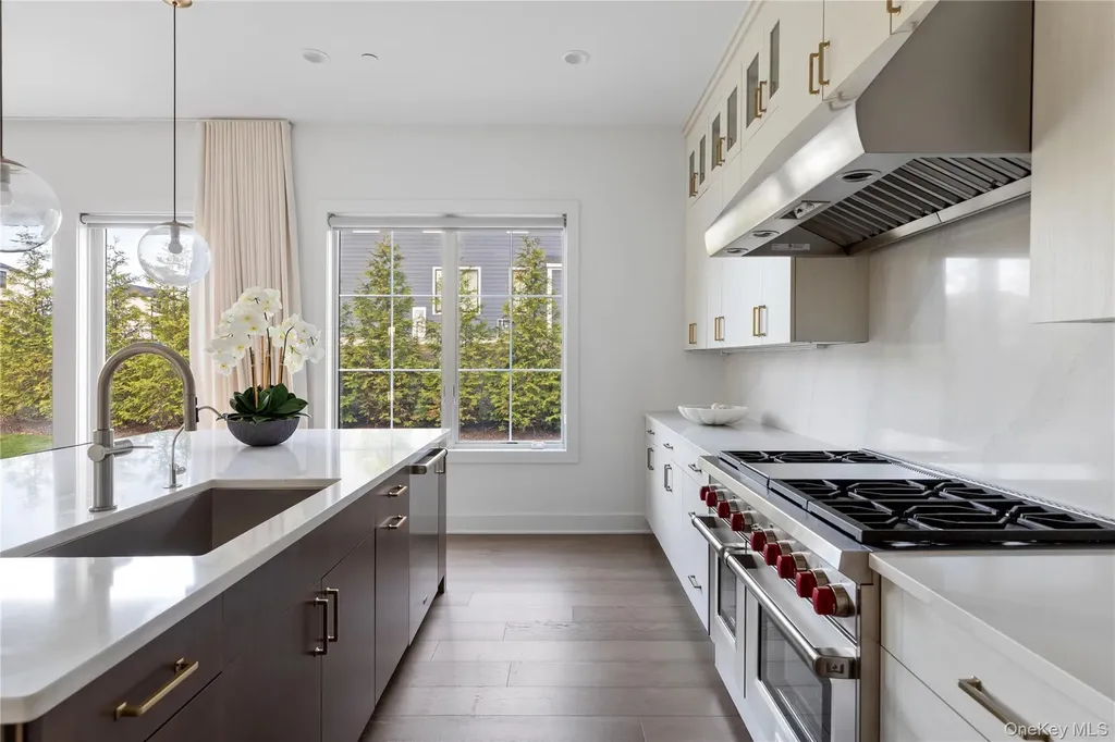 1 Sequoia Circle Manhasset NY 11030