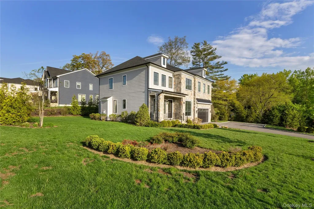 1 Sequoia Circle Manhasset NY 11030
