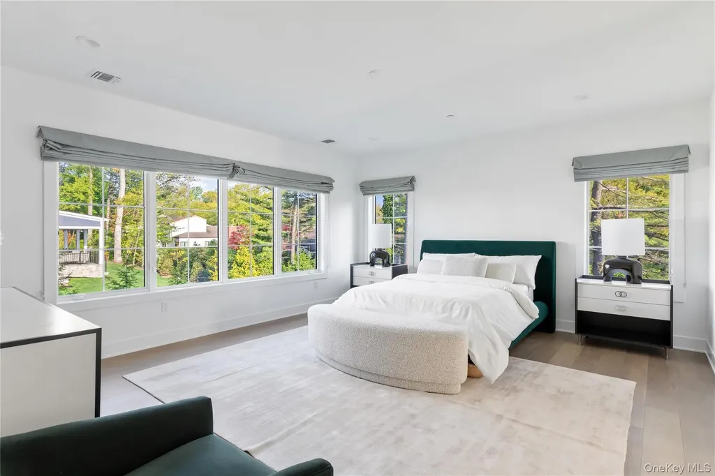1 Sequoia Circle Manhasset NY 11030