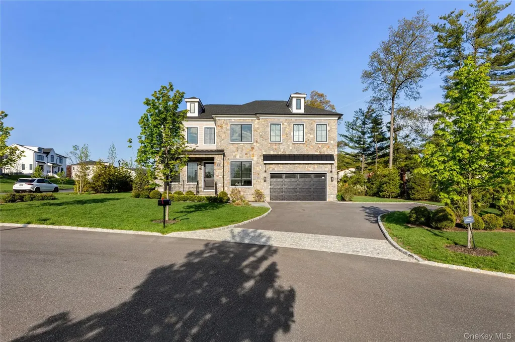 1 Sequoia Circle Manhasset NY 11030