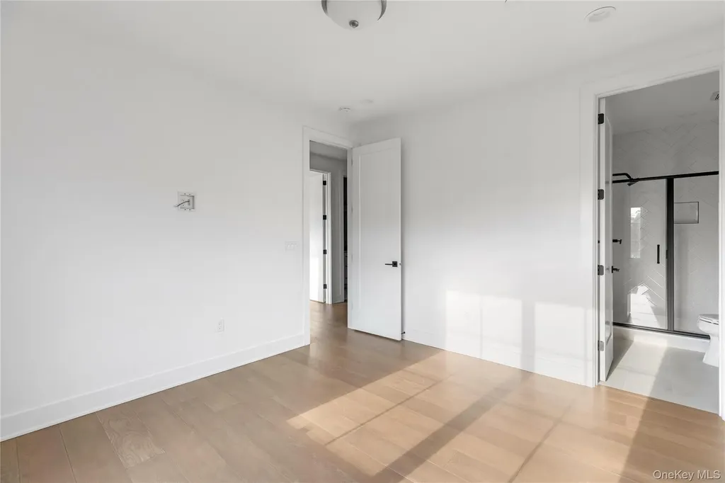 1 Sequoia Circle Manhasset NY 11030