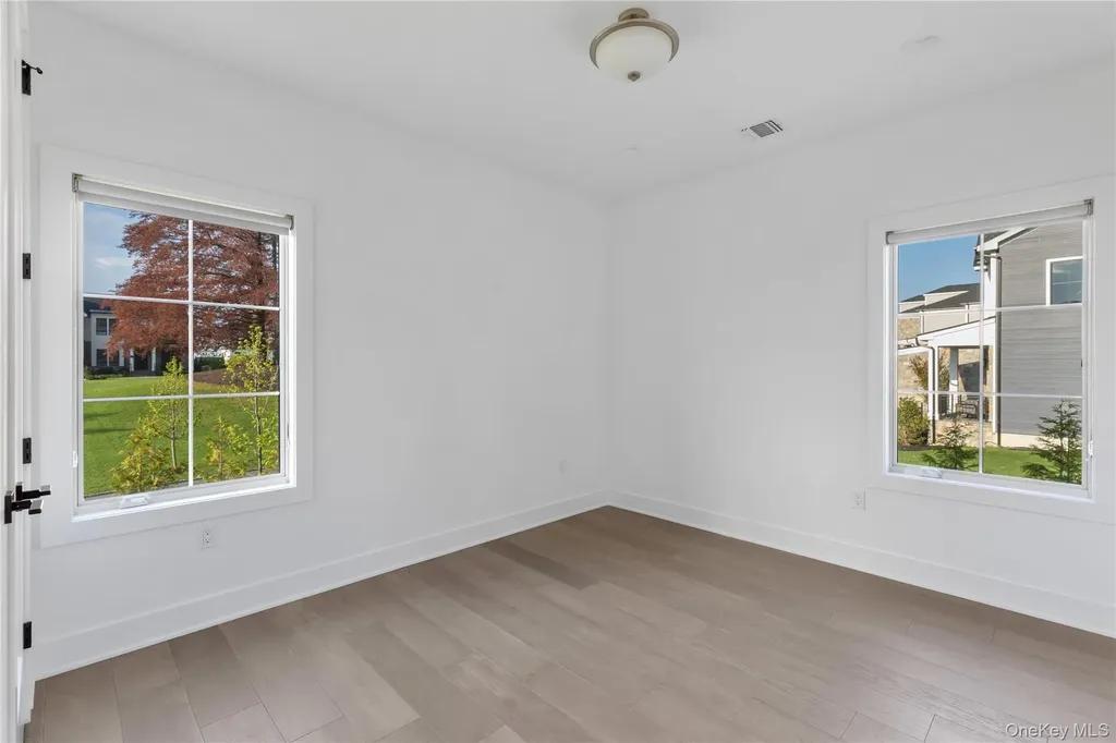 1 Sequoia Circle Manhasset NY 11030