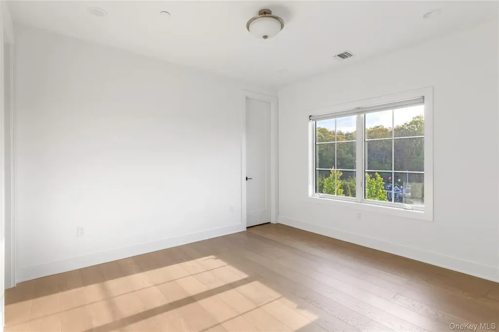1 Sequoia Circle Manhasset NY 11030