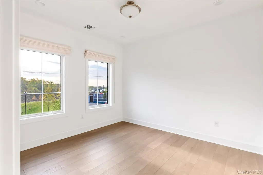 1 Sequoia Circle Manhasset NY 11030