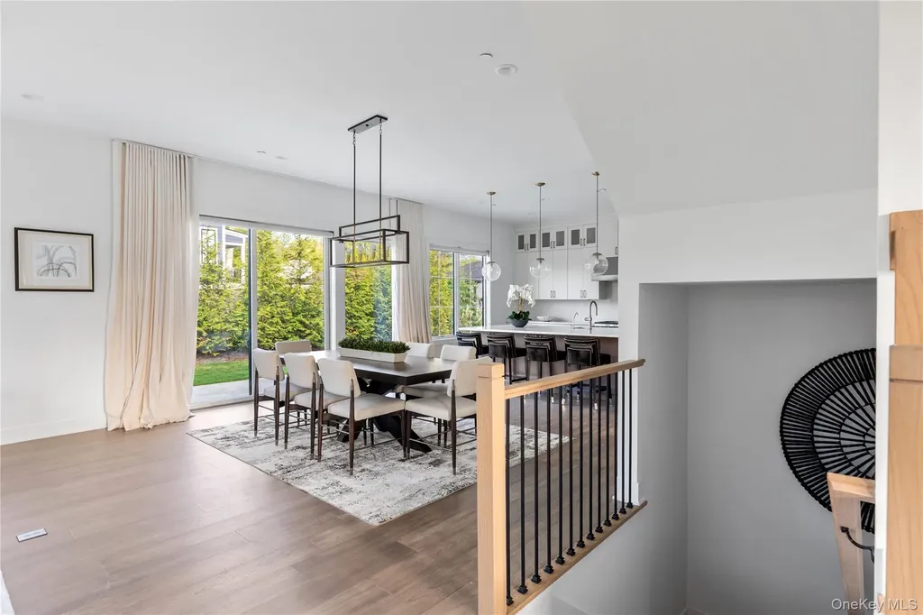 1 Sequoia Circle Manhasset NY 11030