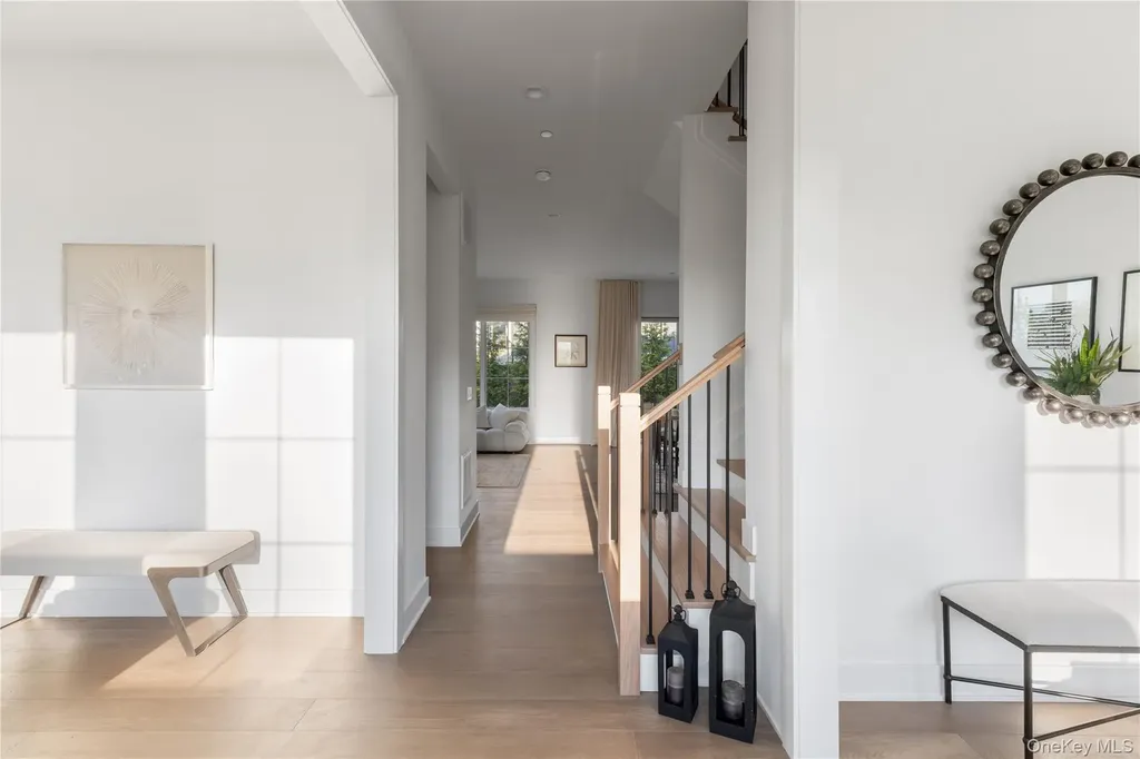 1 Sequoia Circle Manhasset NY 11030