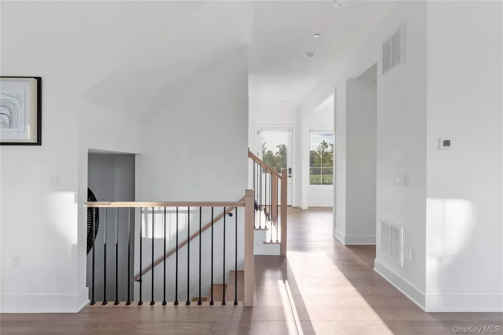 1 Sequoia Circle Manhasset NY 11030