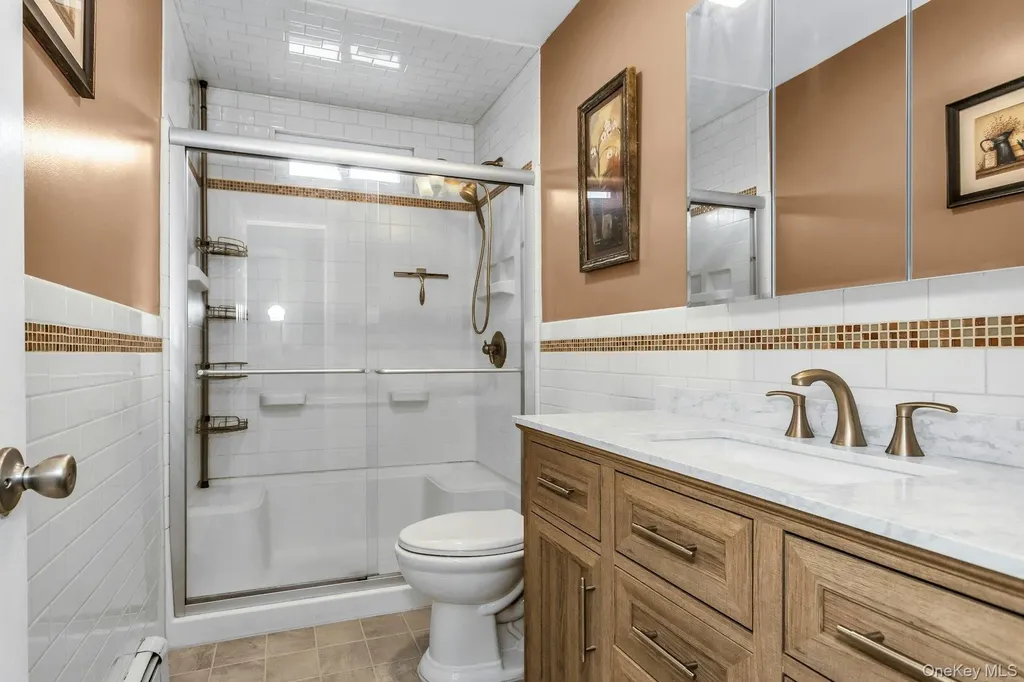 42 Spring Lane Levittown NY 11756