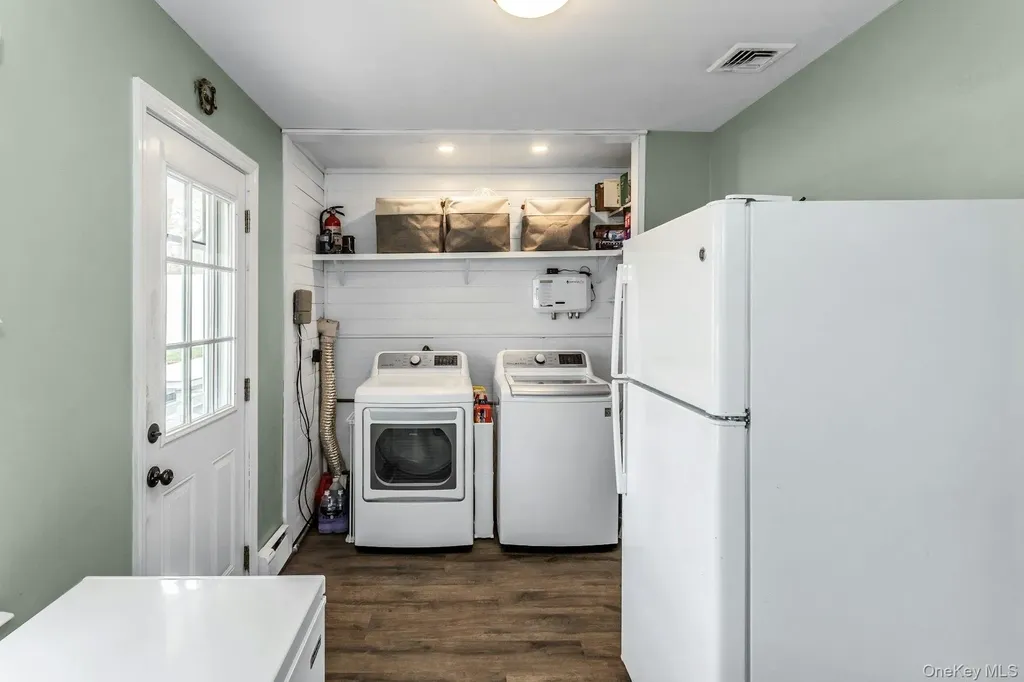 42 Spring Lane Levittown NY 11756