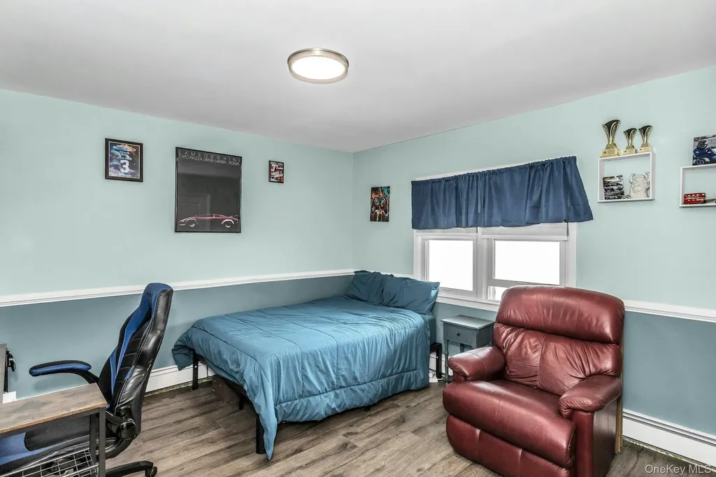 42 Spring Lane Levittown NY 11756