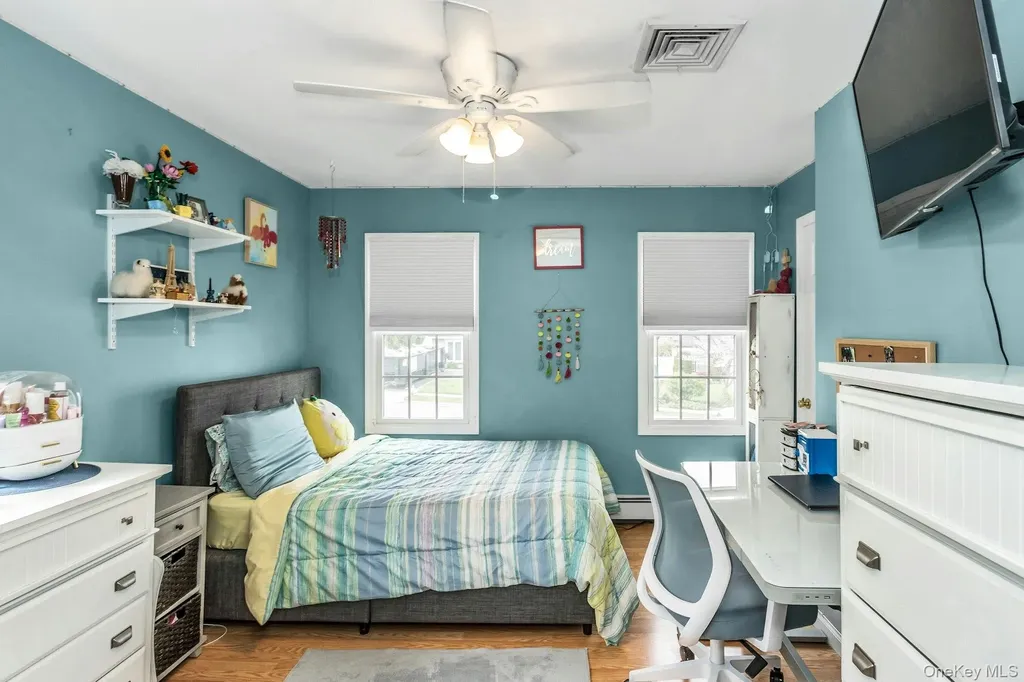 42 Spring Lane Levittown NY 11756