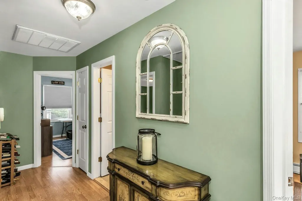 42 Spring Lane Levittown NY 11756