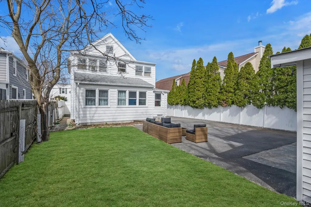 31 Walters Avenue Syosset NY 11791