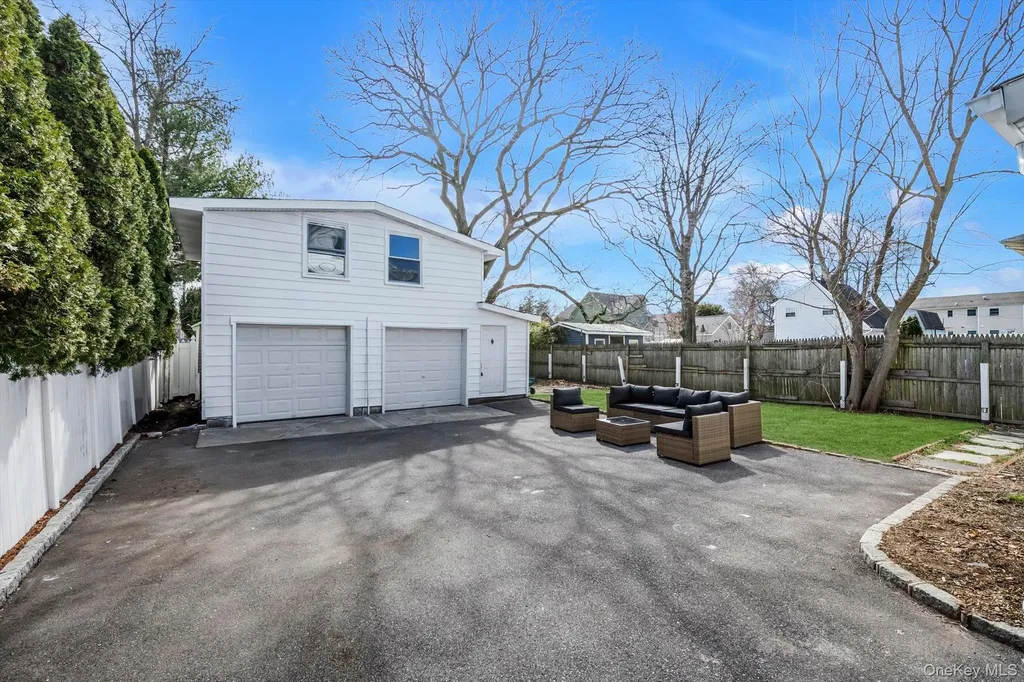 31 Walters Avenue Syosset NY 11791
