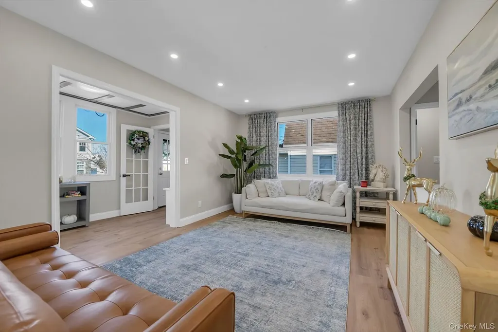 31 Walters Avenue Syosset NY 11791