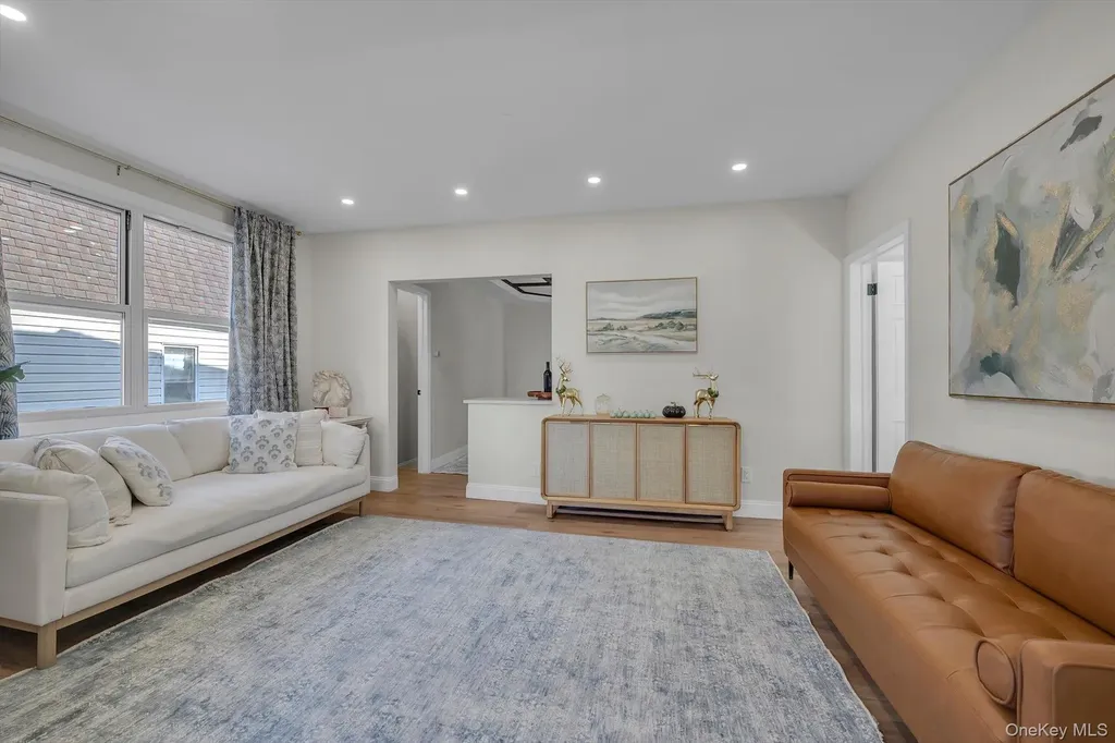 31 Walters Avenue Syosset NY 11791