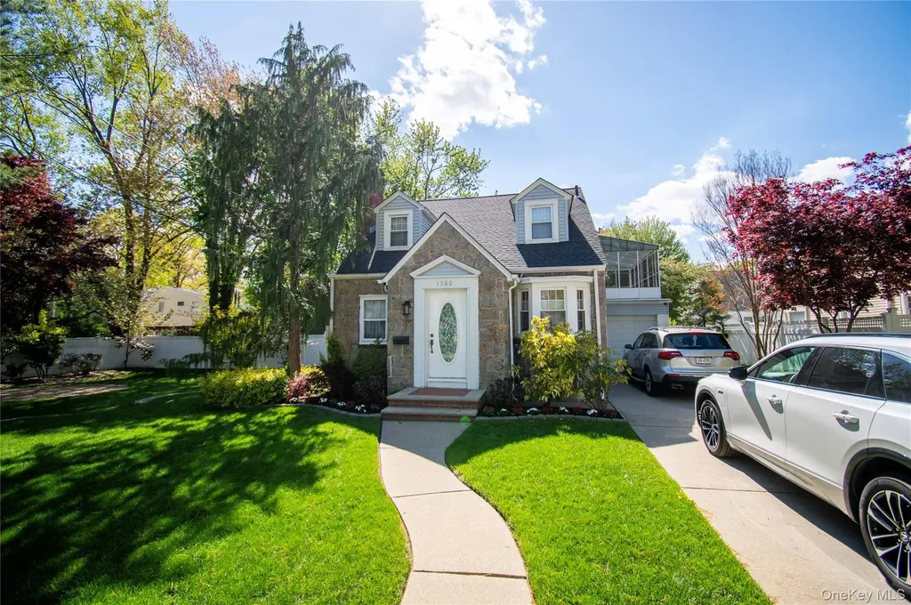 1360 Beulah Court Baldwin NY 11510