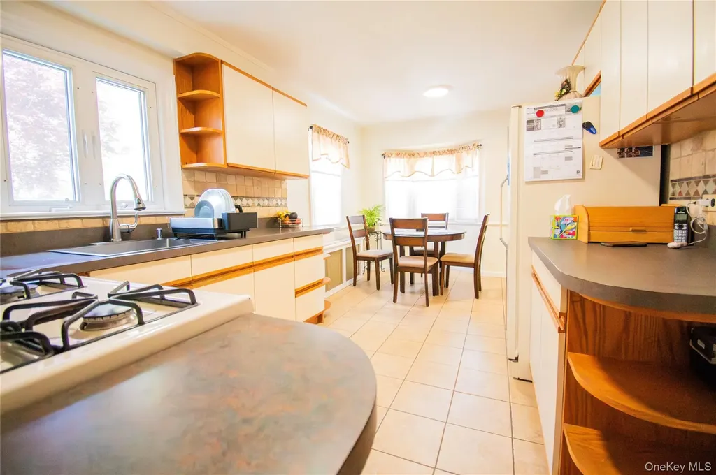 1360 Beulah Court Baldwin NY 11510