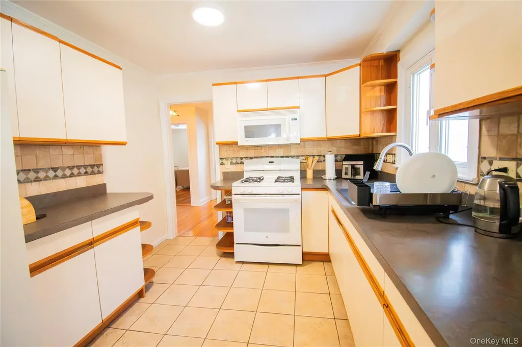 1360 Beulah Court Baldwin NY 11510
