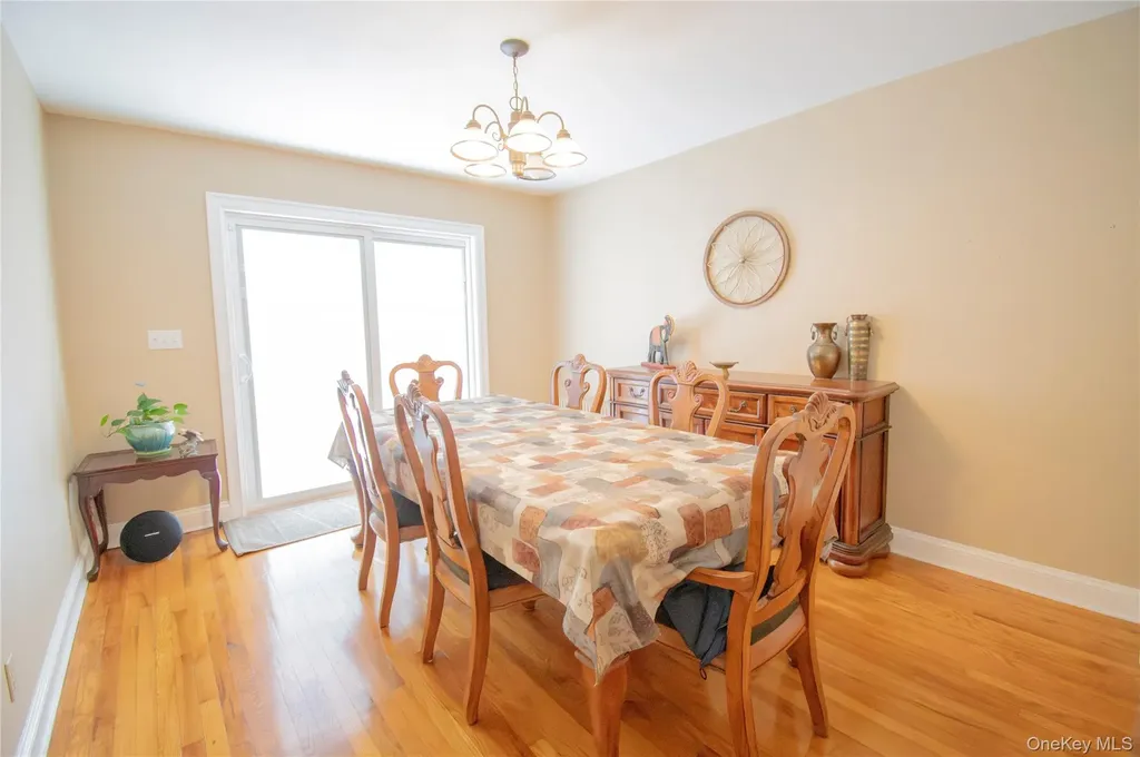 1360 Beulah Court Baldwin NY 11510