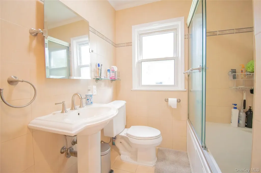 1360 Beulah Court Baldwin NY 11510