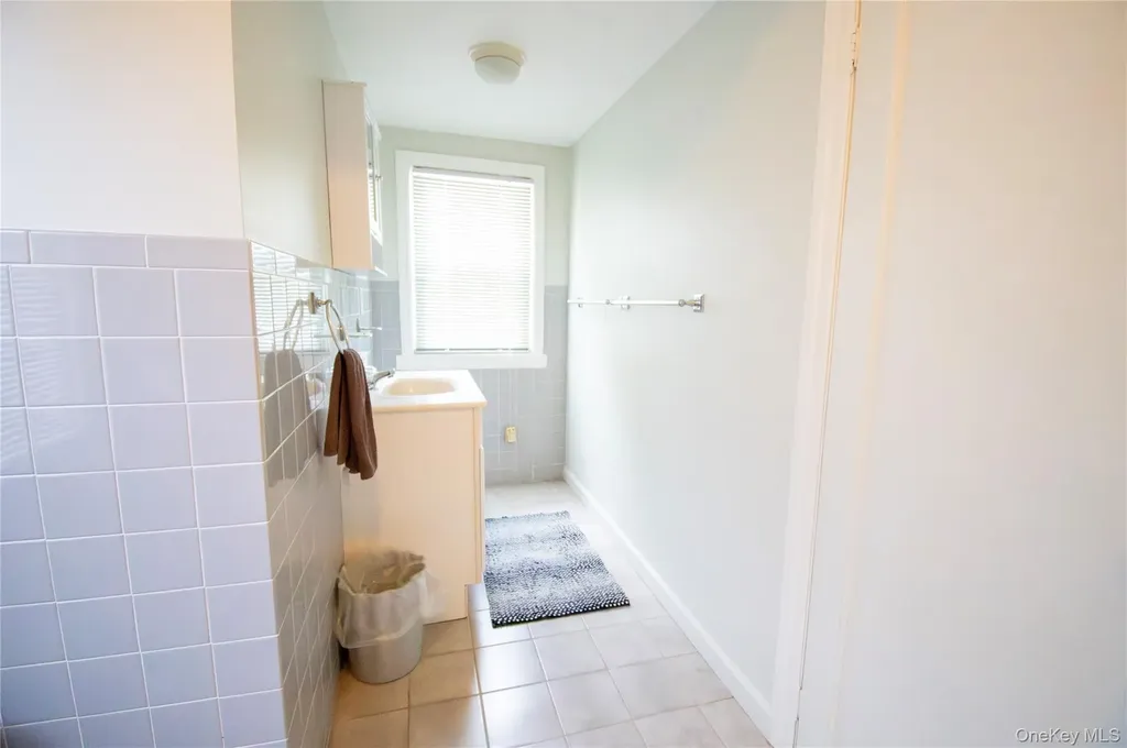 1360 Beulah Court Baldwin NY 11510