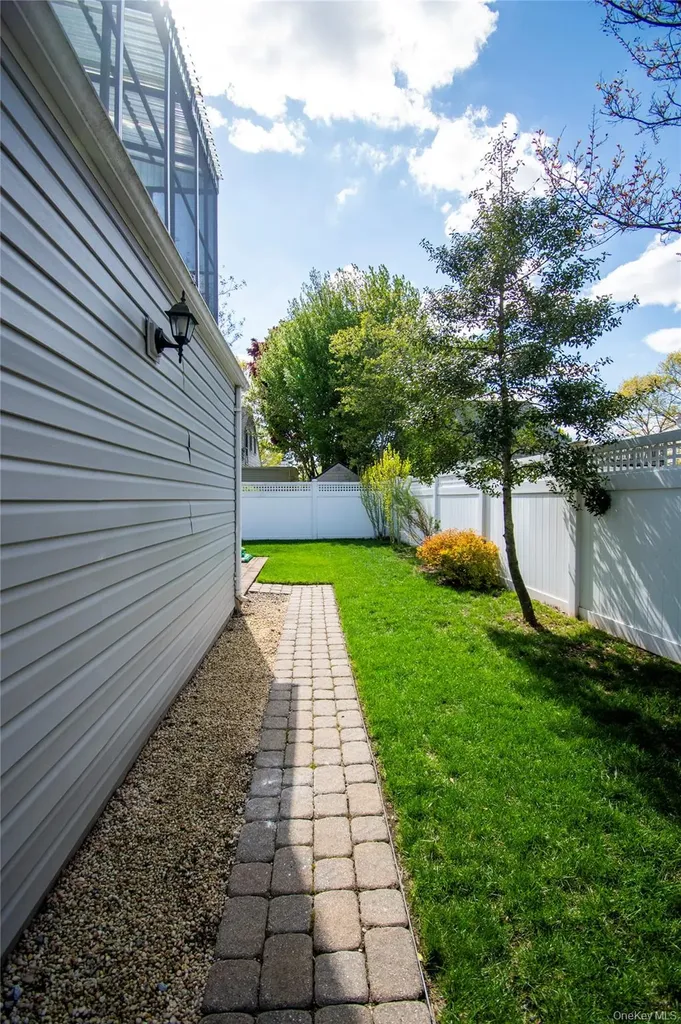 1360 Beulah Court Baldwin NY 11510