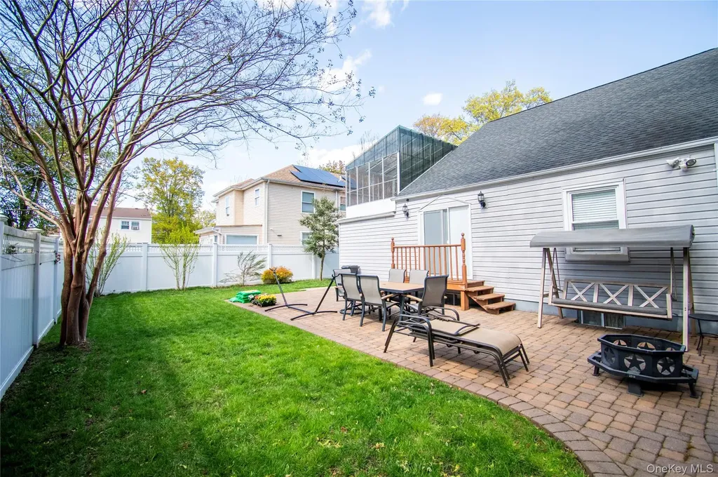 1360 Beulah Court Baldwin NY 11510