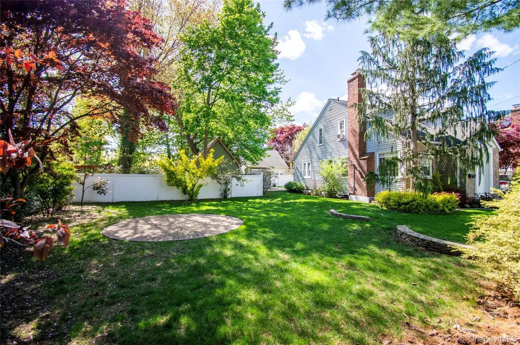 1360 Beulah Court Baldwin NY 11510