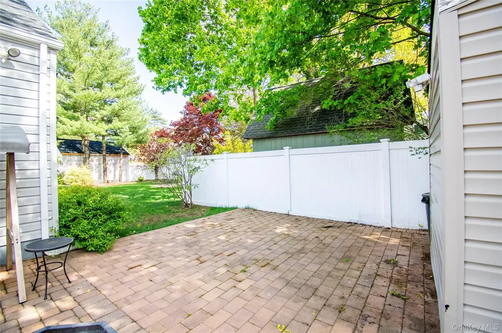 1360 Beulah Court Baldwin NY 11510
