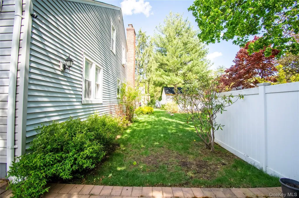 1360 Beulah Court Baldwin NY 11510