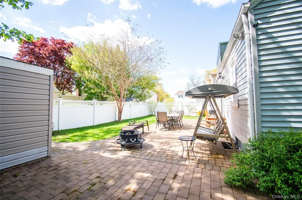 1360 Beulah Court Baldwin NY 11510