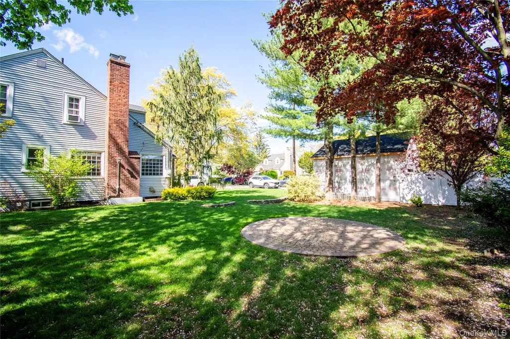 1360 Beulah Court Baldwin NY 11510