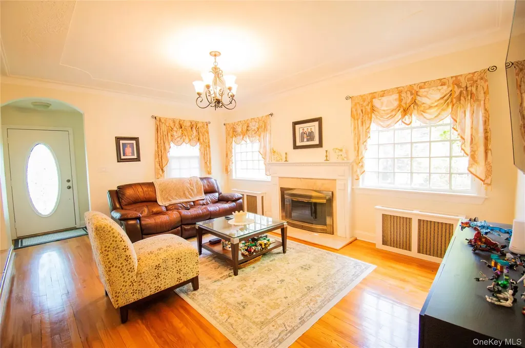 1360 Beulah Court Baldwin NY 11510